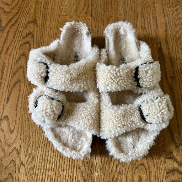 Birkenstock Arizona Big Buckle Teddy Shearling Sandals - Picture 10 of 13
